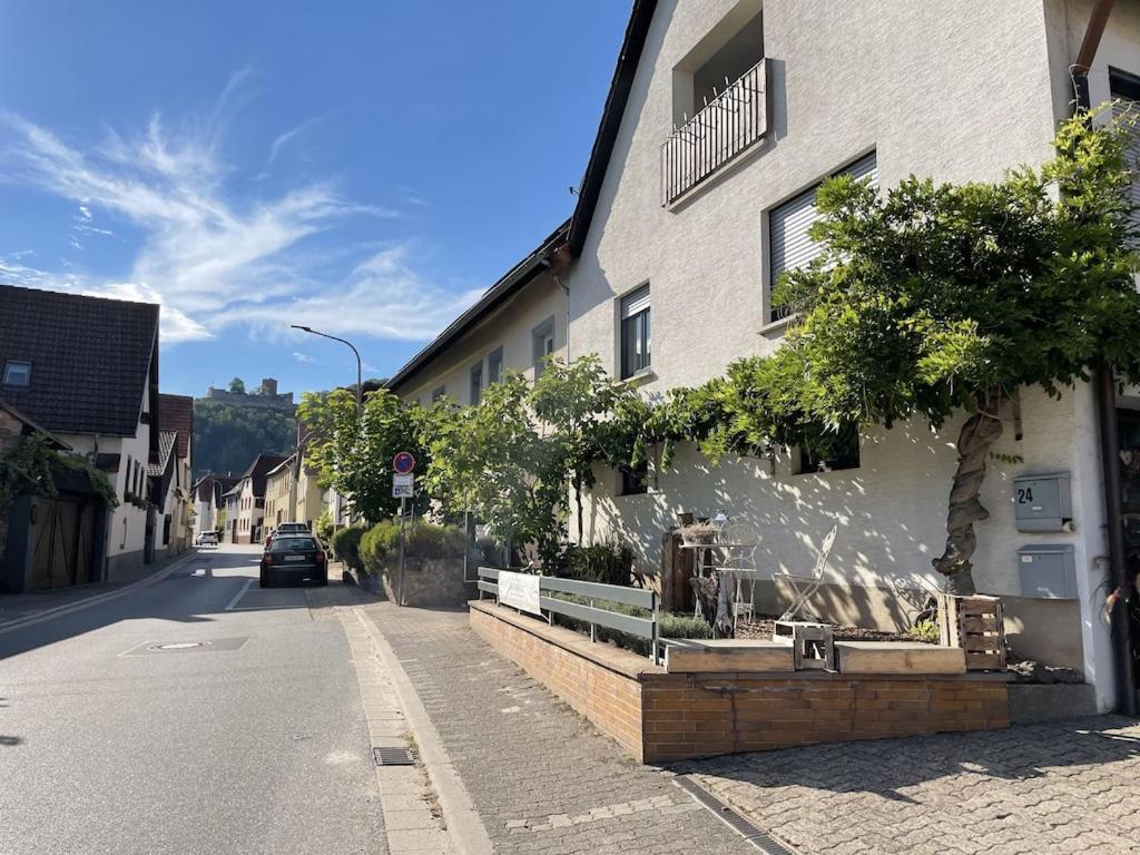 Modern Holiday Apartment In The Heart Of Klingenmünster المظهر الخارجي الصورة